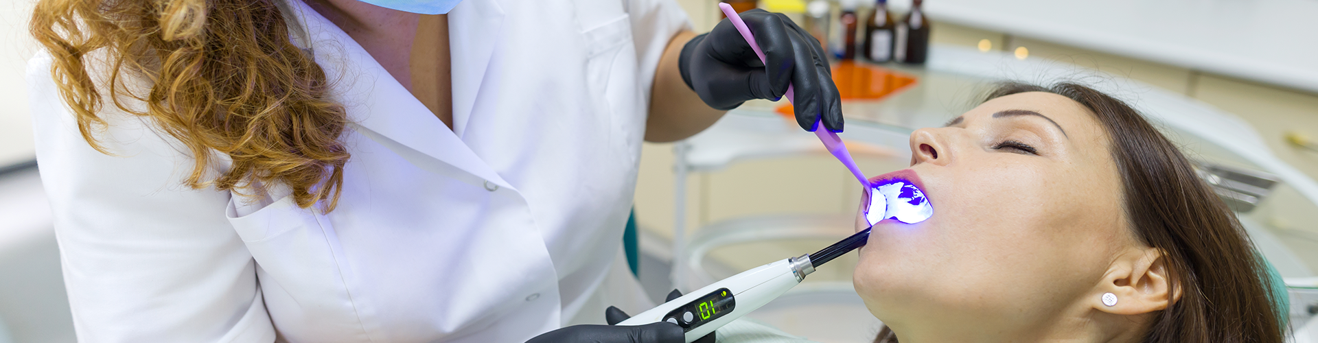 patient unconcious while dentist performs treatment